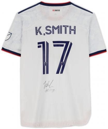 Çerçeveli Kimarni Smith D. C. United İmzalı Maç-2022 MLS Sezonundan İkinci El 17 Beyaz Forma-M Beden İmzalı Futbol