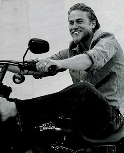 Anarşinin Oğulları Charlie Hunnam Jackson Jax Veznedarı olarak Son Yolculuk için Harley Davidson'a Oturdu 8 x 10